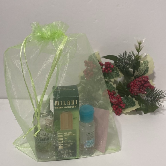 @@MILANI@@ Milani Green Goddess Oil. - Picture 1 of 13